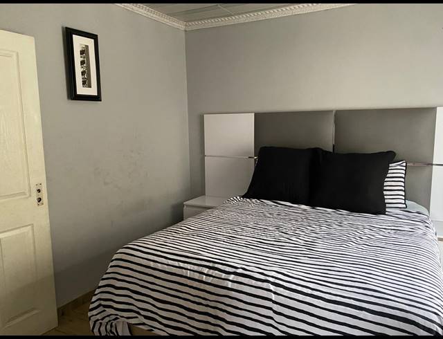 3 BEDROOM HOUSE FOR SALE IN STRETFORD